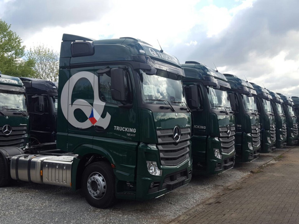 Fleetmarking trucks Trucking